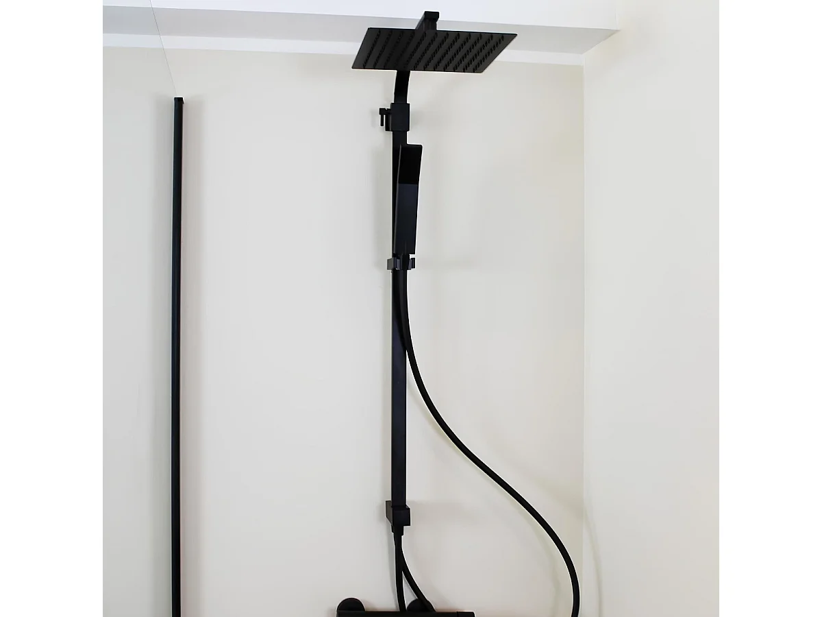 Essekadra columna de ducha sin mezclador negra Essebagno