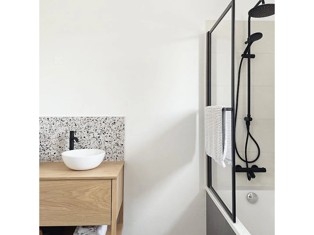 Essesmart Duschsäule ohne Mischbatterie schwarz Essebagno