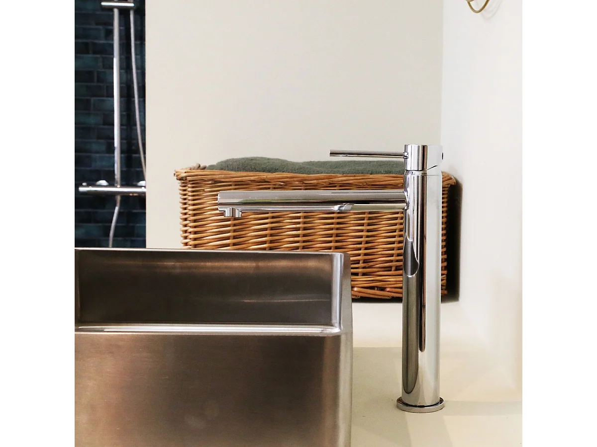 Luisa misturadora de lavatório alta cromada Essebagno