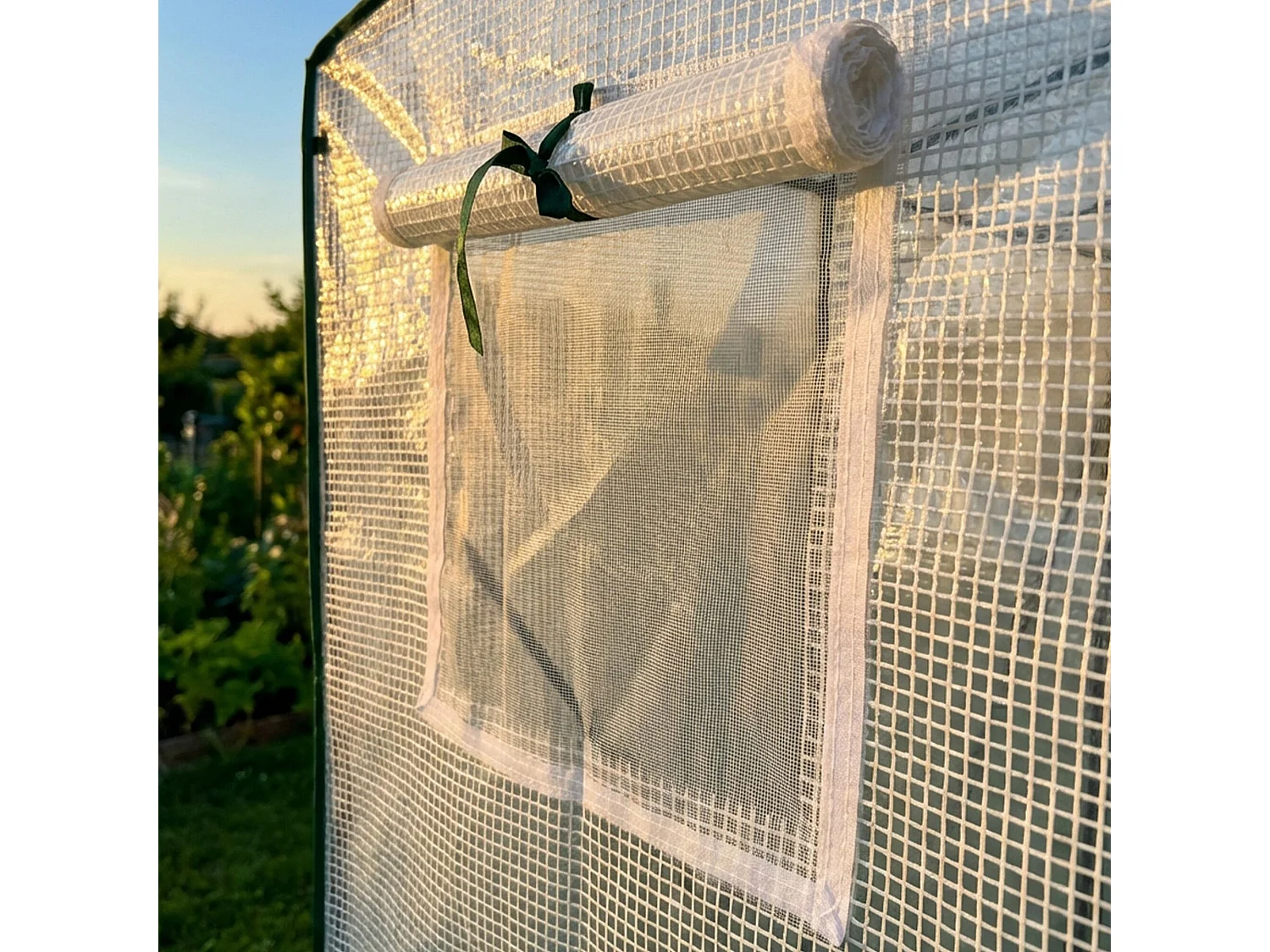 Vrijstaande tuinkas met oprolbare kasdeur / Tuinkas in Huisvorm / Foliekas met 2 Vensters / Wit / 202x80x170 cm