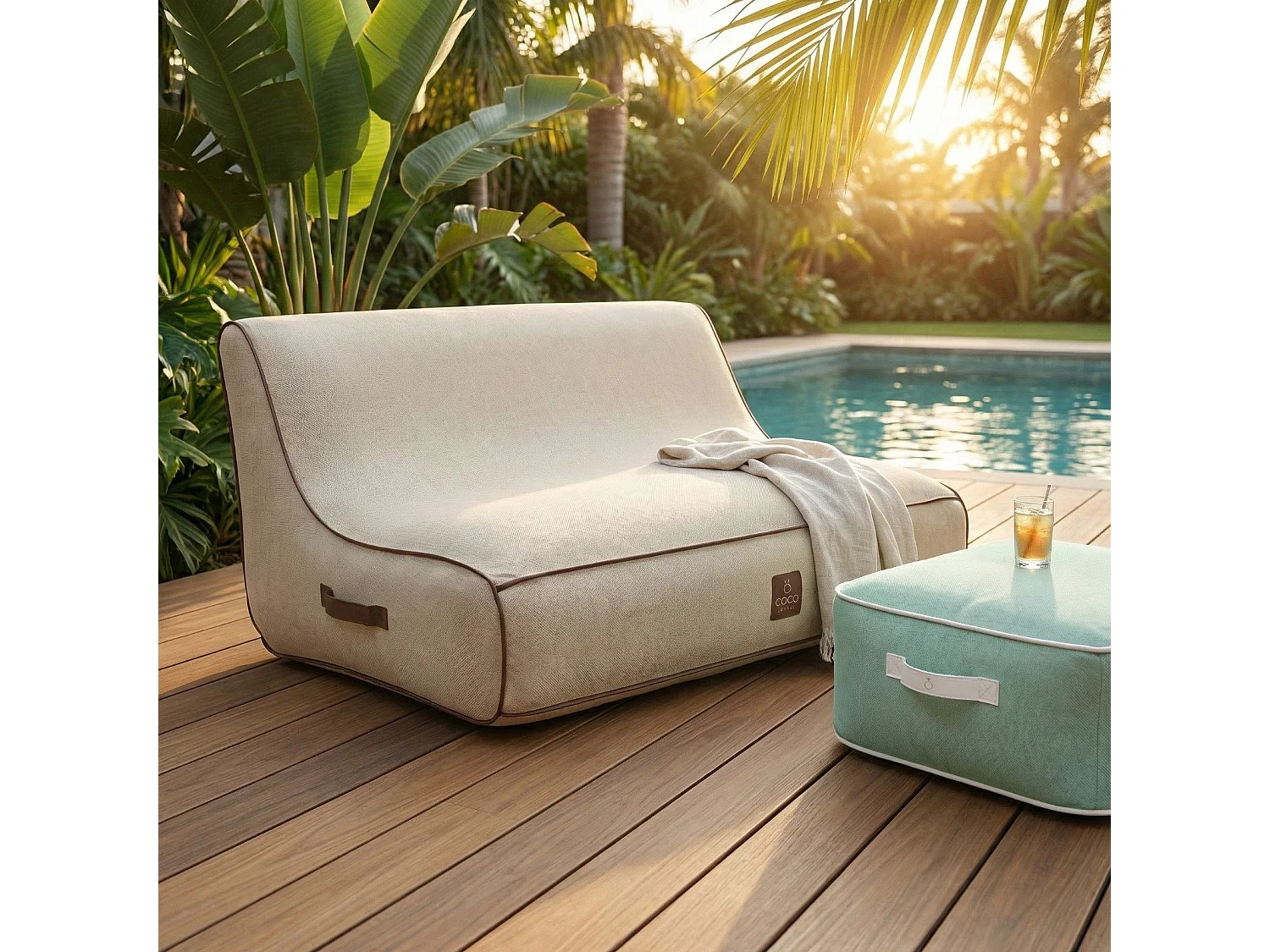 Coco Lounge Pouf de jardin gonflable NUMA ambiance Soge vert d'eau