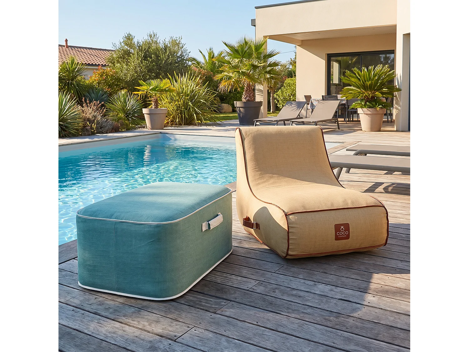 Coco Lounge Pouf de jardin gonflable NUMA ambiance Soge vert d'eau