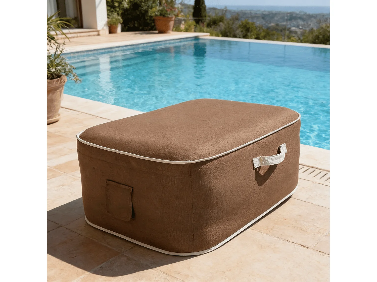 Coco Lounge Pouf de jardin gonflable NUMA ambiance Moka chocolat