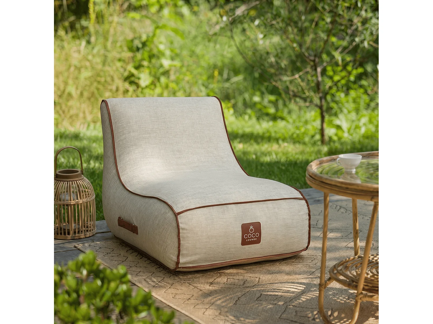 Coco Lounge Fauteuil de jardin gonflable RIVIERA  ambiance  Aloha blanc cassé