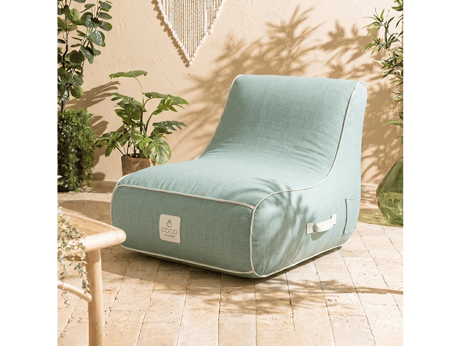 Coco Lounge Fauteuil de jardin gonflable RIVIERA  ambiance  Soge vert d'eau
