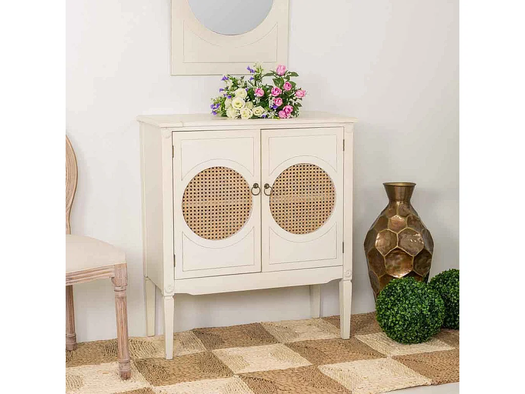 Houten entree met 2 deuren met tralies.