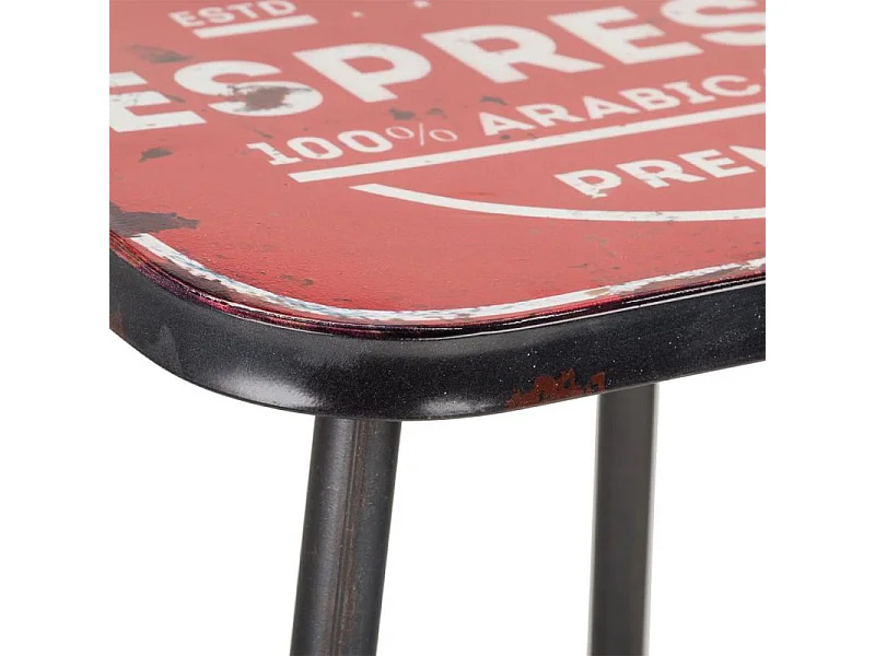 Sgabello in metallo per la casa