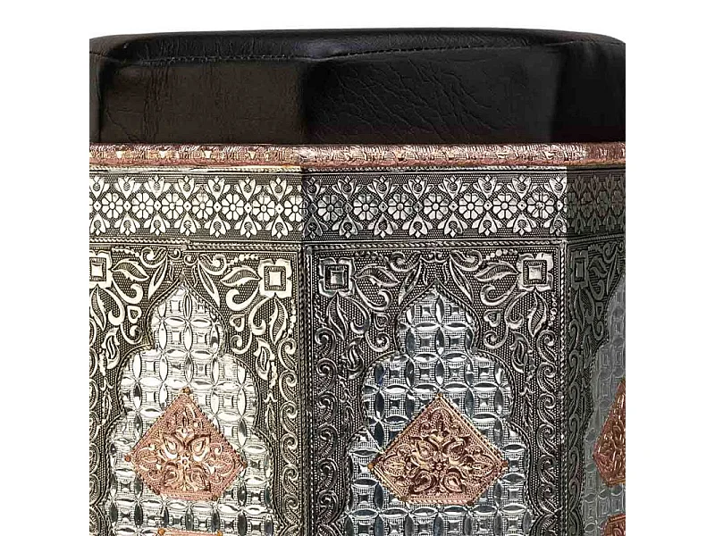 Sgabello in metallo dipinto a mano