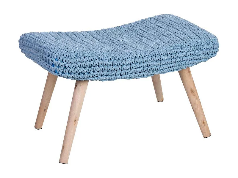 Houten bank met blauw gevlochten katoen