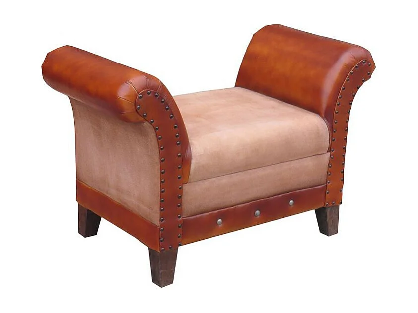 Banco estofado com acabamento artesanal.