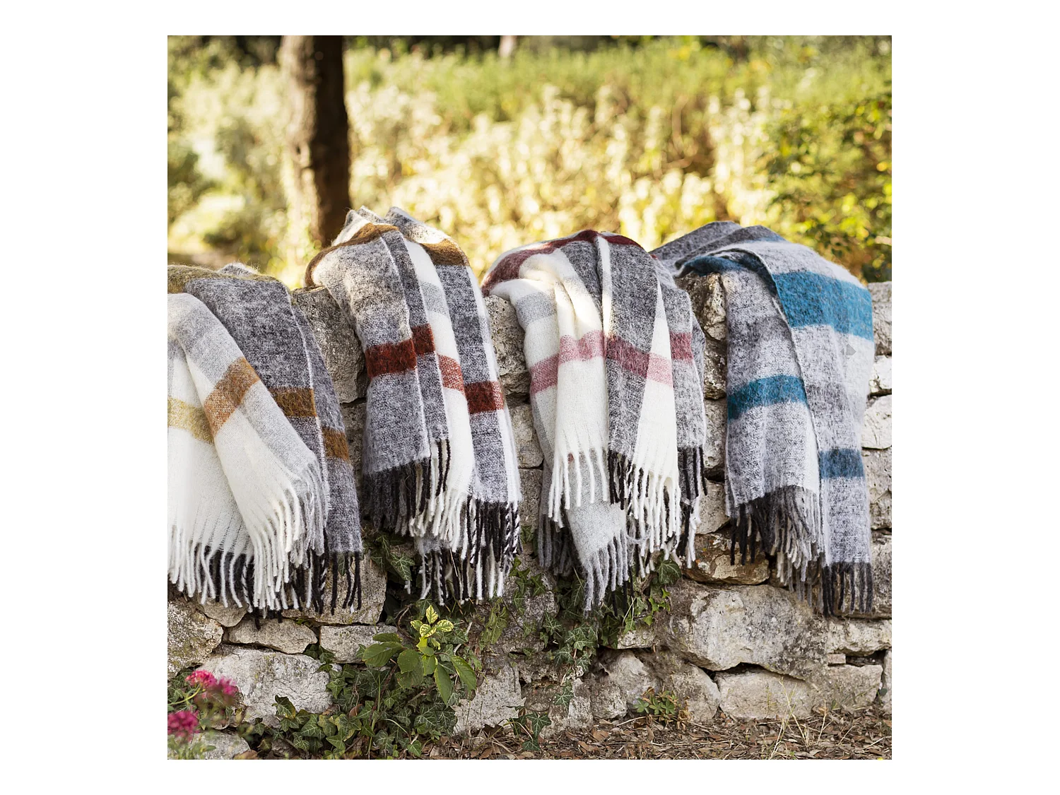 Plaid 130x180 cm ISEO en alpaga rouge pivoine