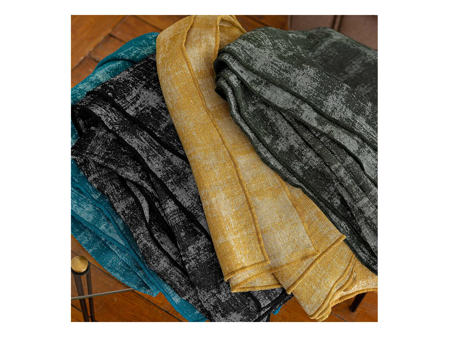 Plaid 145x170 cm DELFT en laine jaune miel