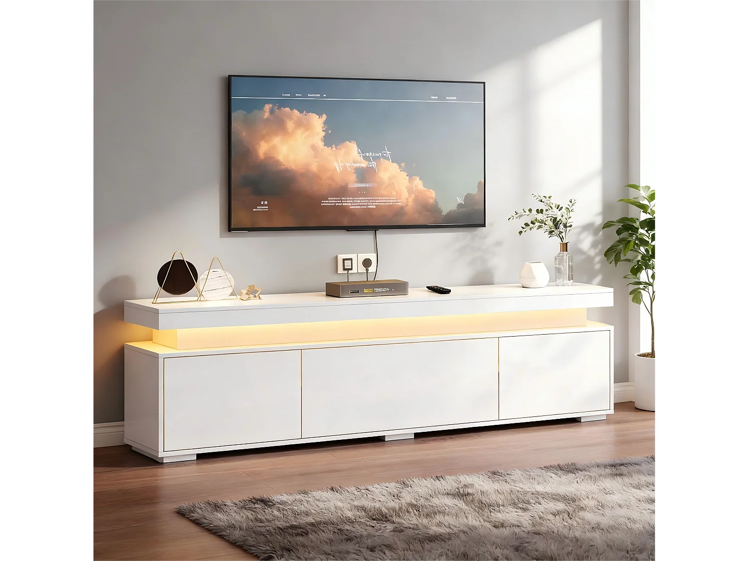 Hochglanz lackierter TV-Schrank 150x35x43 cm - 3 Türen + 4 Aufbewahrungsfächer - LED-Beleuchtung - Spanplatten - Weiß