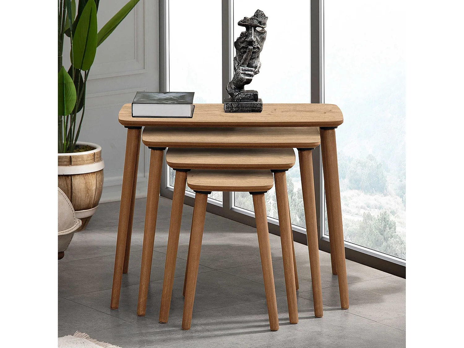 Elegant Skandinavisk Stil Nesting Bord "Luci" Set om 4 - Ek Finish 70 x 40 x 55 cm
