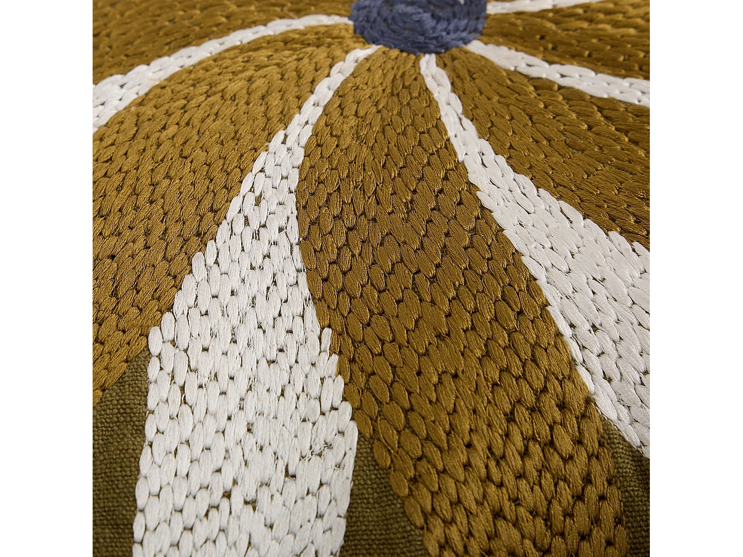 Coussin brodé en lin - 45 x 45 cm - Bronze - Design by Floriane Jacques
