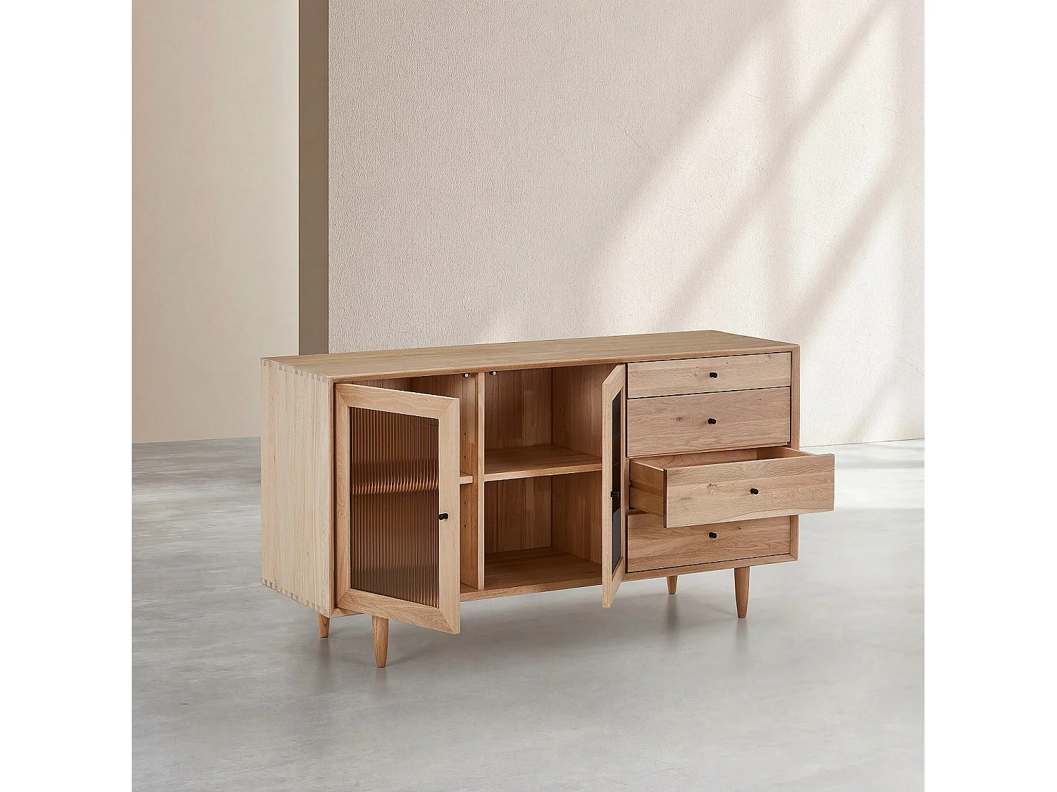 Buffet bas 2 portes en verre et 4 tiroirs en chêne massif - Naturel