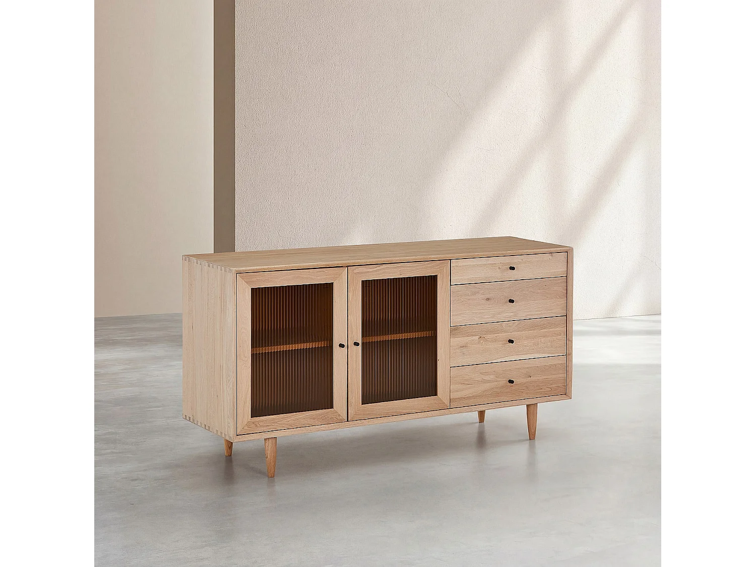 Buffet bas 2 portes en verre et 4 tiroirs en chêne massif - Naturel