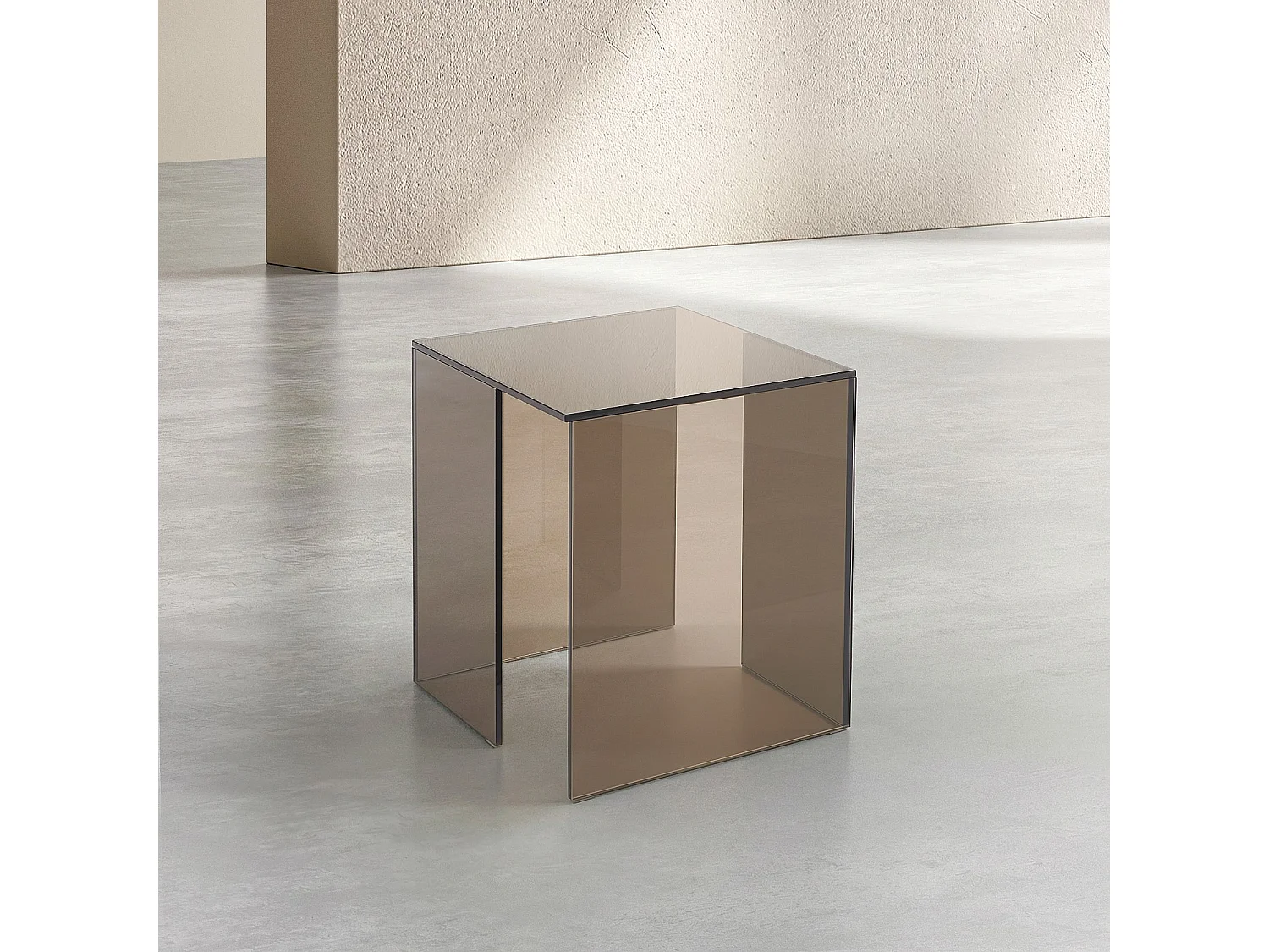 Table d'appoint en verre trempé - Brun cendré - Design by Céline Mognon Fichet