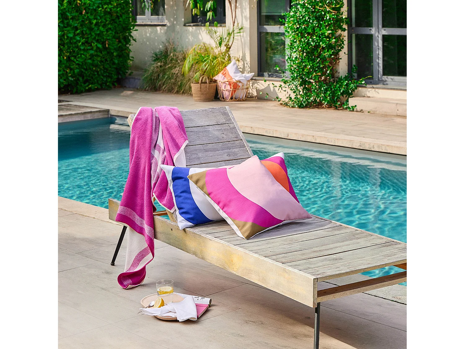 Habitat - Coussin d'extérieur déperlant et anti-UV - 50 x 50 cm - Rose et Bronze - Design by Floriane Jacques - Clarisse