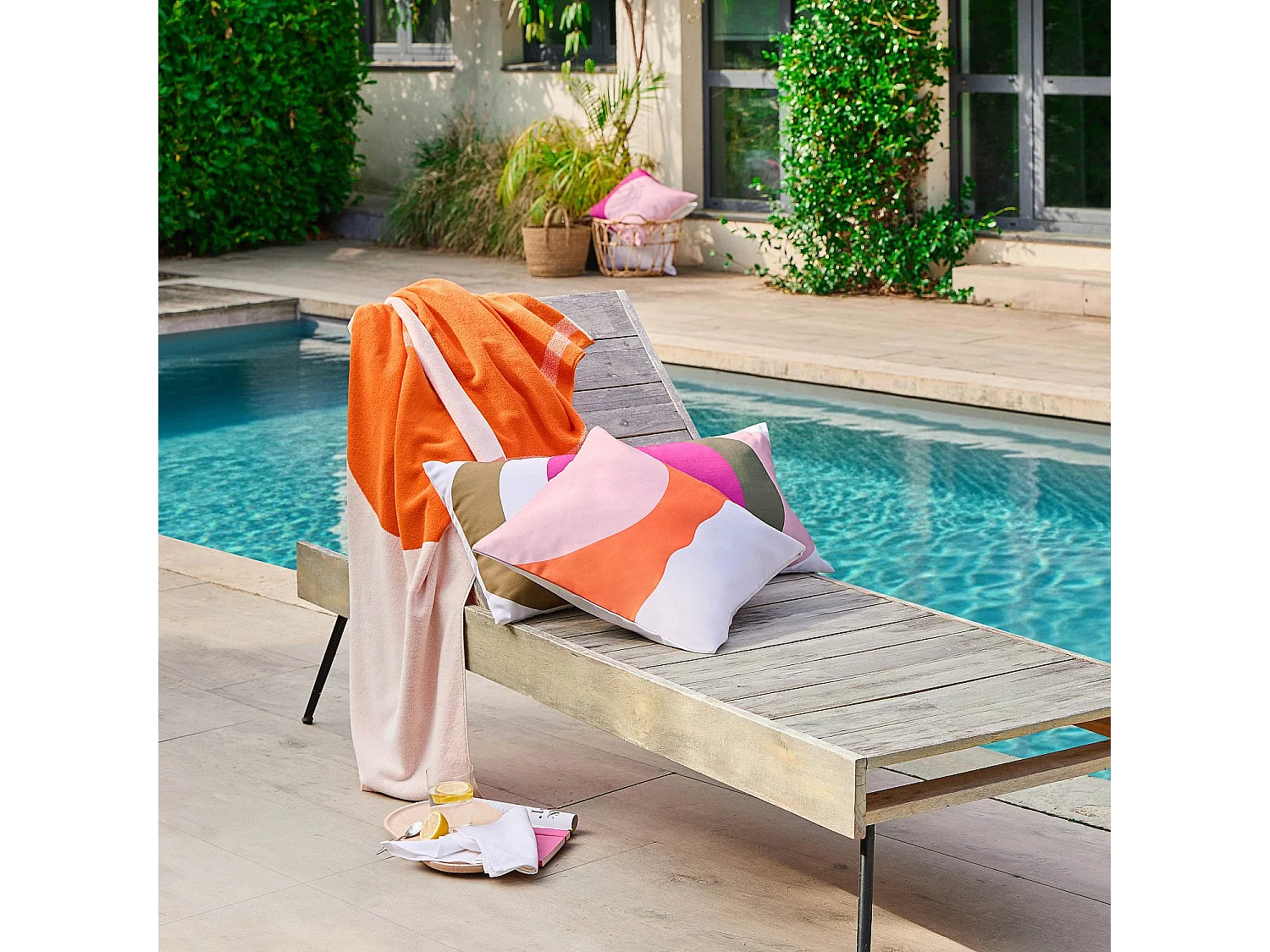 Habitat - Coussin d'extérieur déperlant et anti-UV - 40 x 80 cm - Rose et Bronze - Design by Floriane Jacques - Clarisse