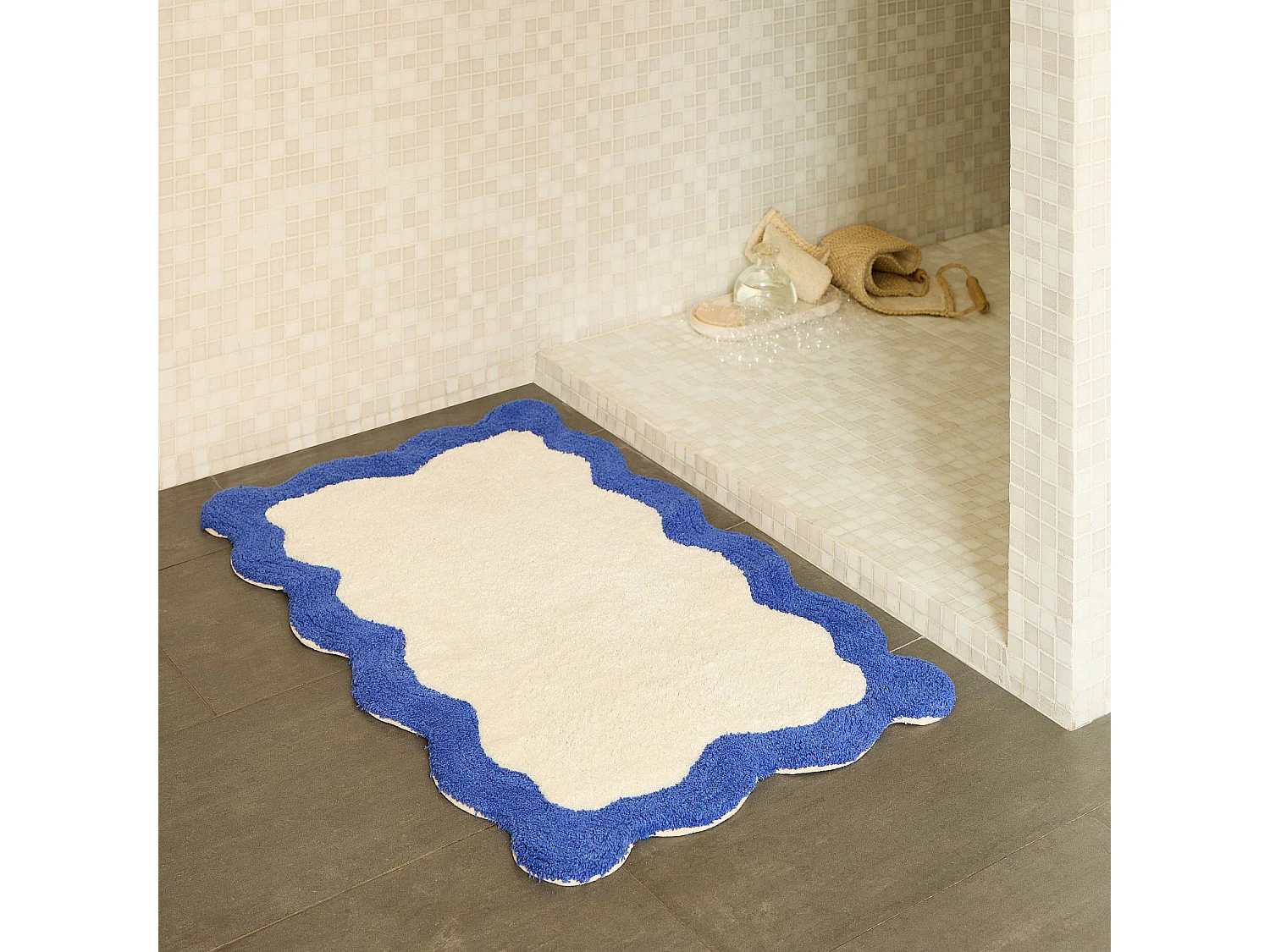 Habitat - Tapis de bain festonné en coton naturel - 1200 g/m² - 50 x 80 cm - Bleu azur - Nahia