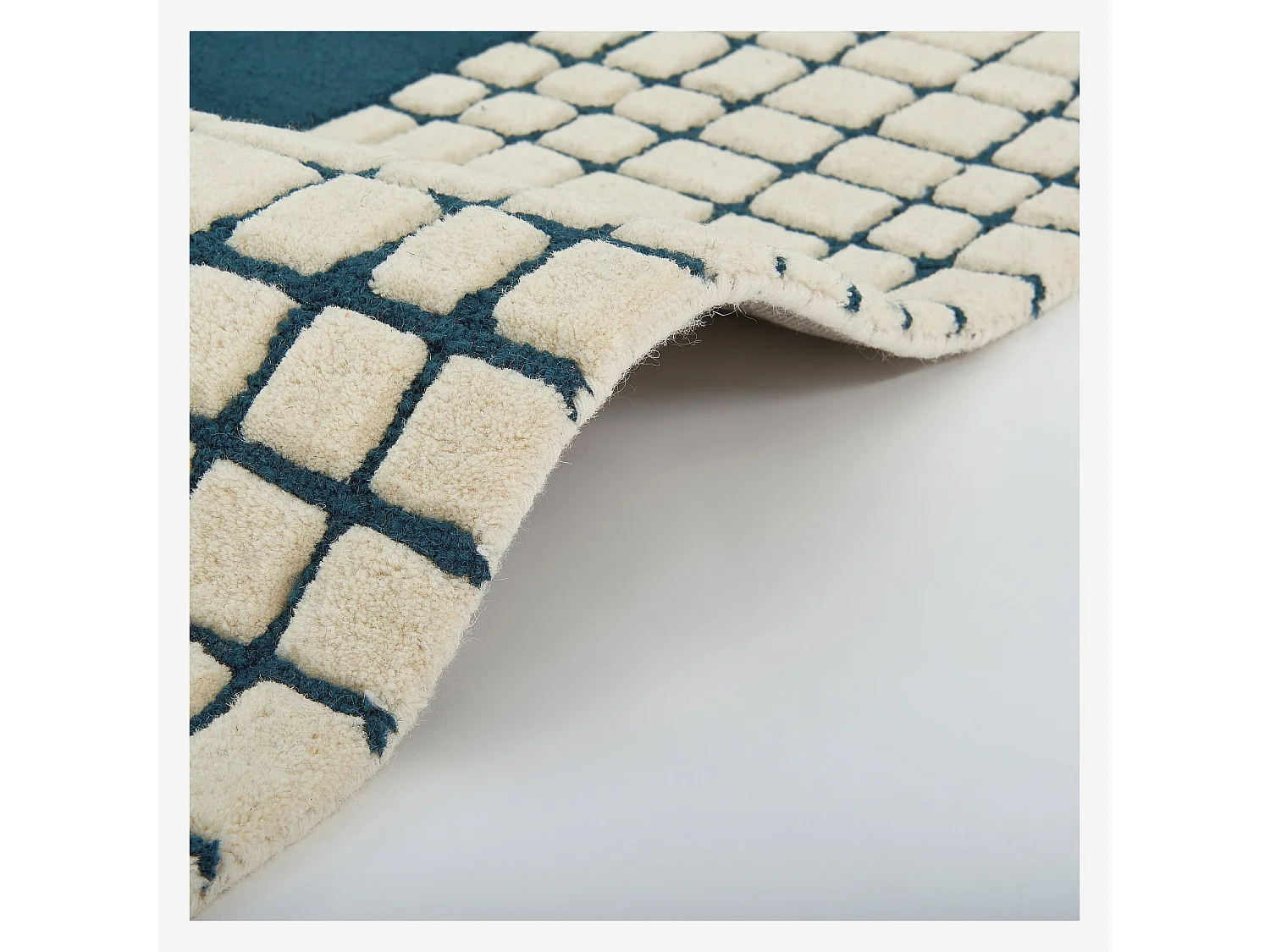 Habitat - Tapis en laine - 170 x 240 cm - Bleu canard - Design by Floriane Jacques - Gloria