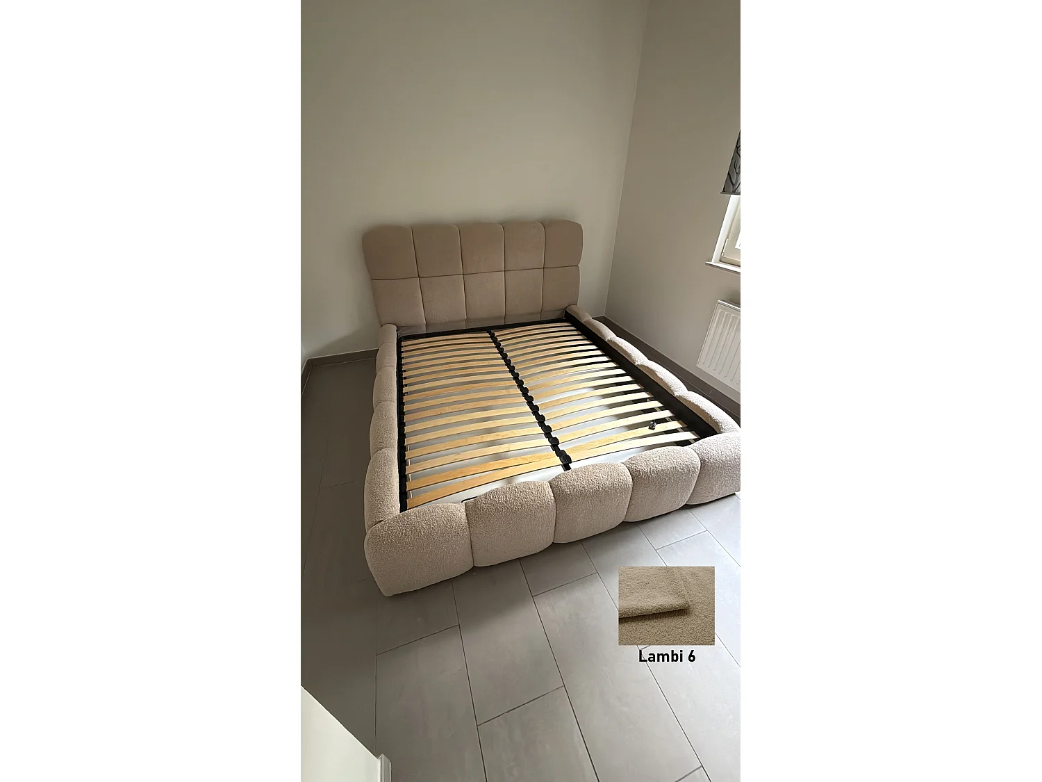 Lit rembourré 200x200 cm Lucca - lit coffre, bouclé, sommier métallique - Beige (Lambi 6)