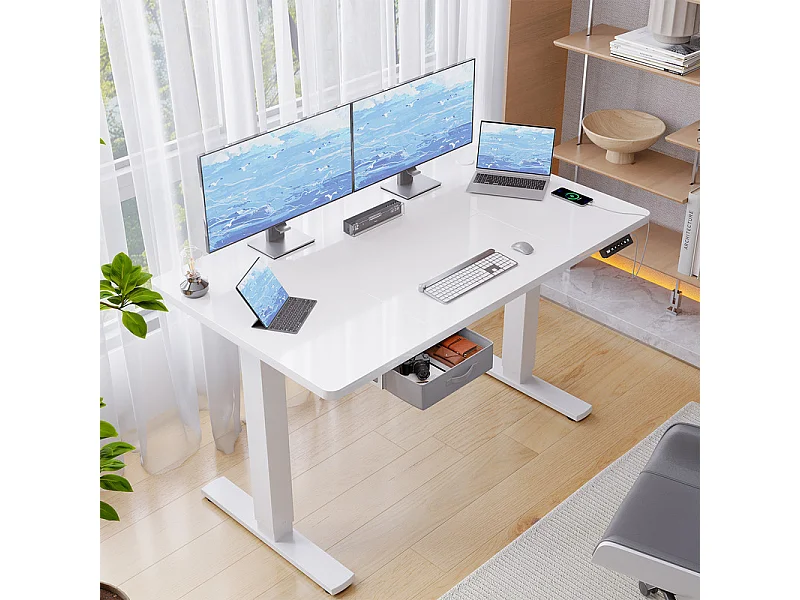Bureau assis-debout électrique 140x80cm, réglable en hauteur avec tiroirs, port USB-A, gestion des câbles, 4 positions de mémoire, cadre sur pied, moderne.