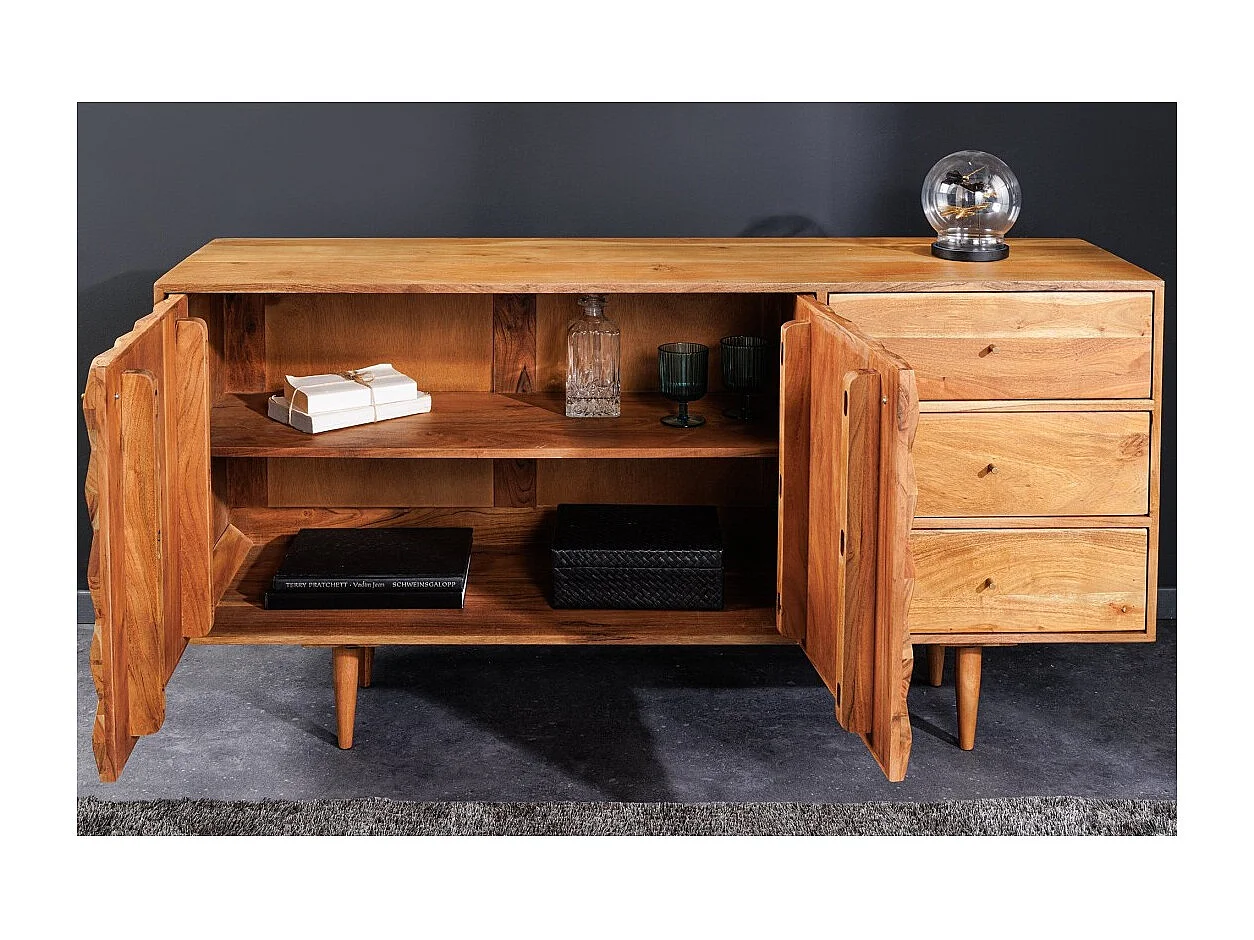 Buffet ARAVIS 145 cm – Massief licht acaciahout gesneden – 2 deuren en 3 laden
