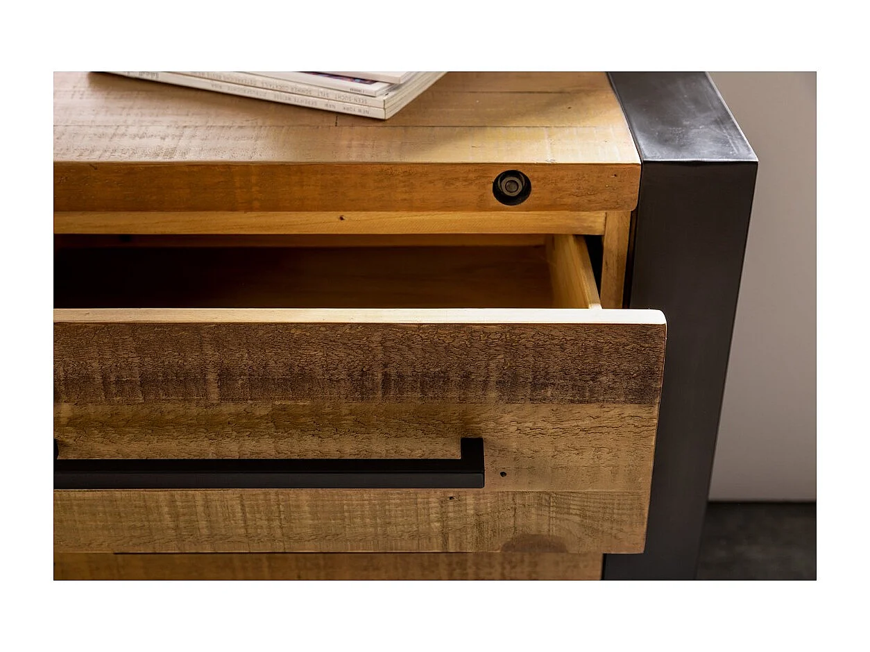 Buffet CAVARA 195 cm – Massief vintage bruin grenen en zwart metaal – 2 deuren, 3 laden en wijnrek