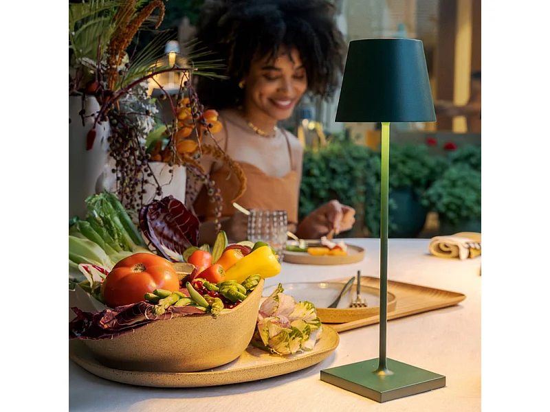 Lampe De Table Led Zafferano Poldina Pro Dark Green, Rechargeable Et Dimmable, Avec Une Autonomie Allant Jusqu'À 12 Heures.