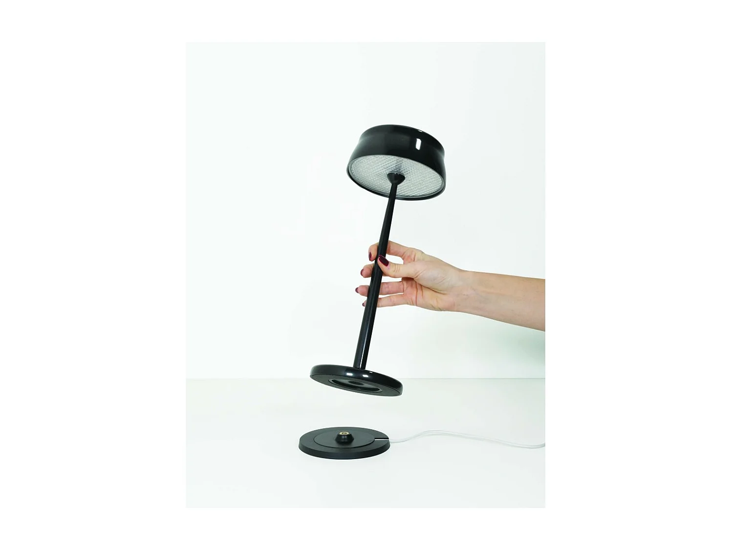 Lampa stołowa LED Zafferano Sister Light Wi-Fi Smart, perłowa czerń, ładowalna i ściemnialna - 2200-2700-3000-4000 K, 3,2 W, wys. 33 cm