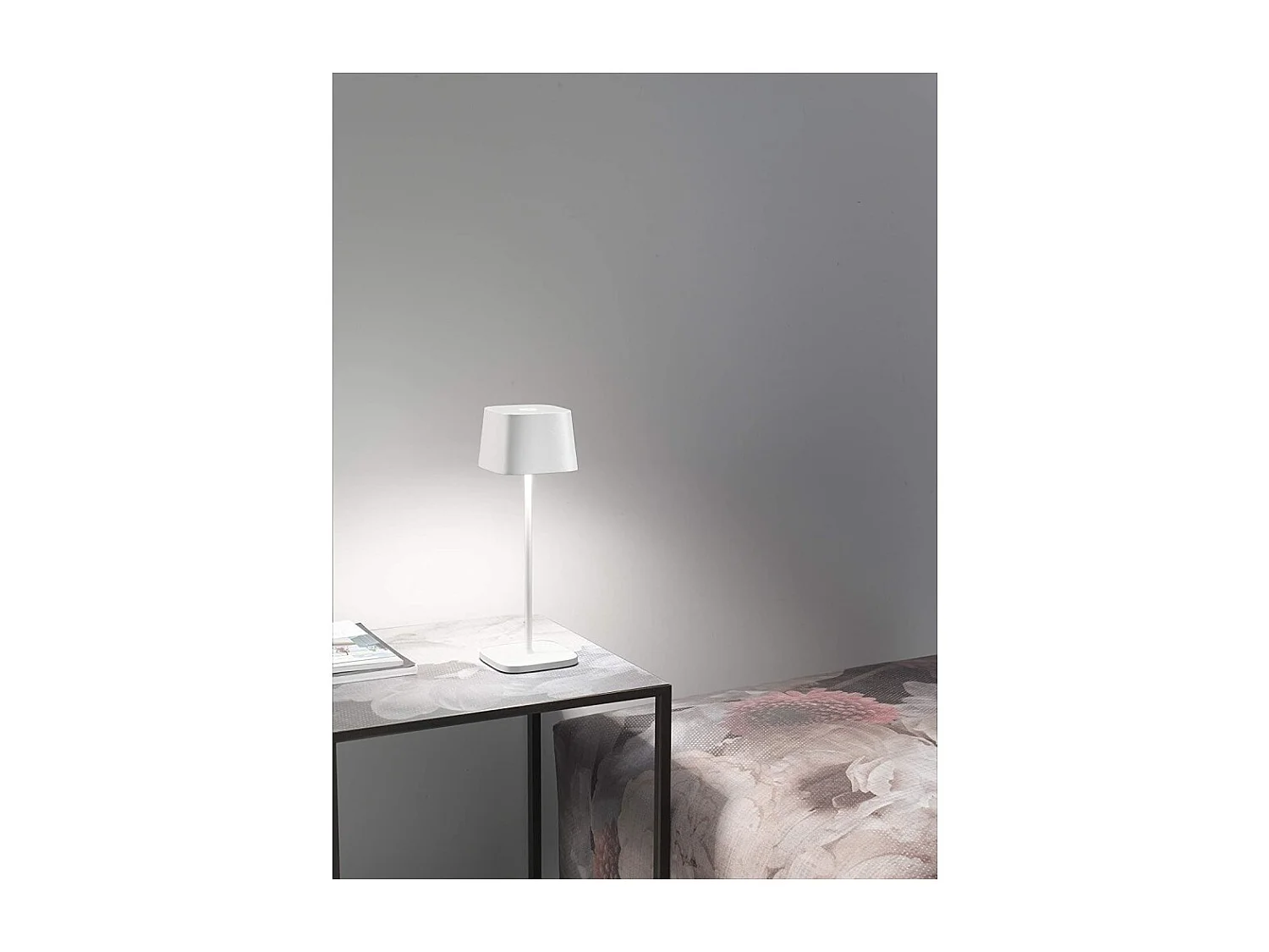 Lampa stołowa LED Zafferano Ofelia Pro White z możliwością ładowania i ściemniania - 2200-2700-3000 K - maksymalna moc 9 godz.