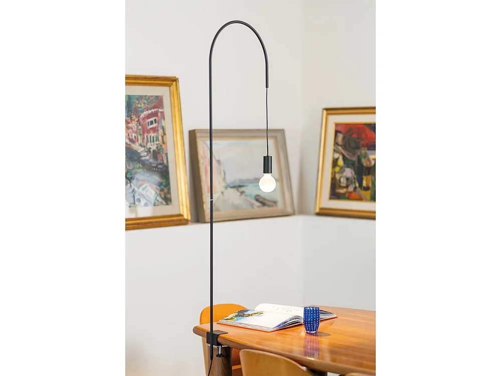 Zafferano - Lampa stołowa z drutu z zaciskiem, obrotowa 200°, wys. 152 cm, malowany metal, żarówka E27 maks. 60 W w zestawie - czerwona