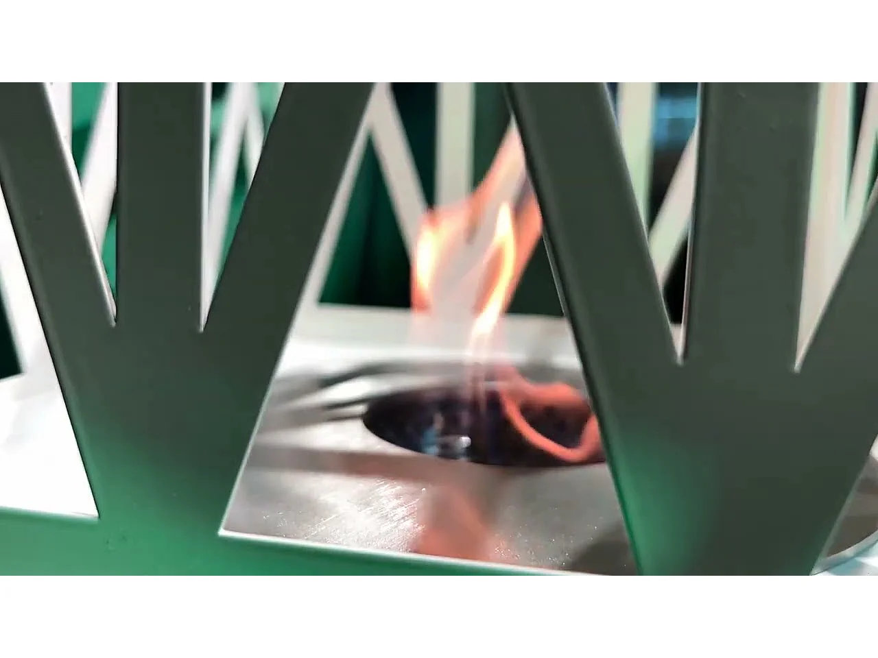 Camino a bioetanolo da giardino per esterno Vulcano Nero 40x40x145