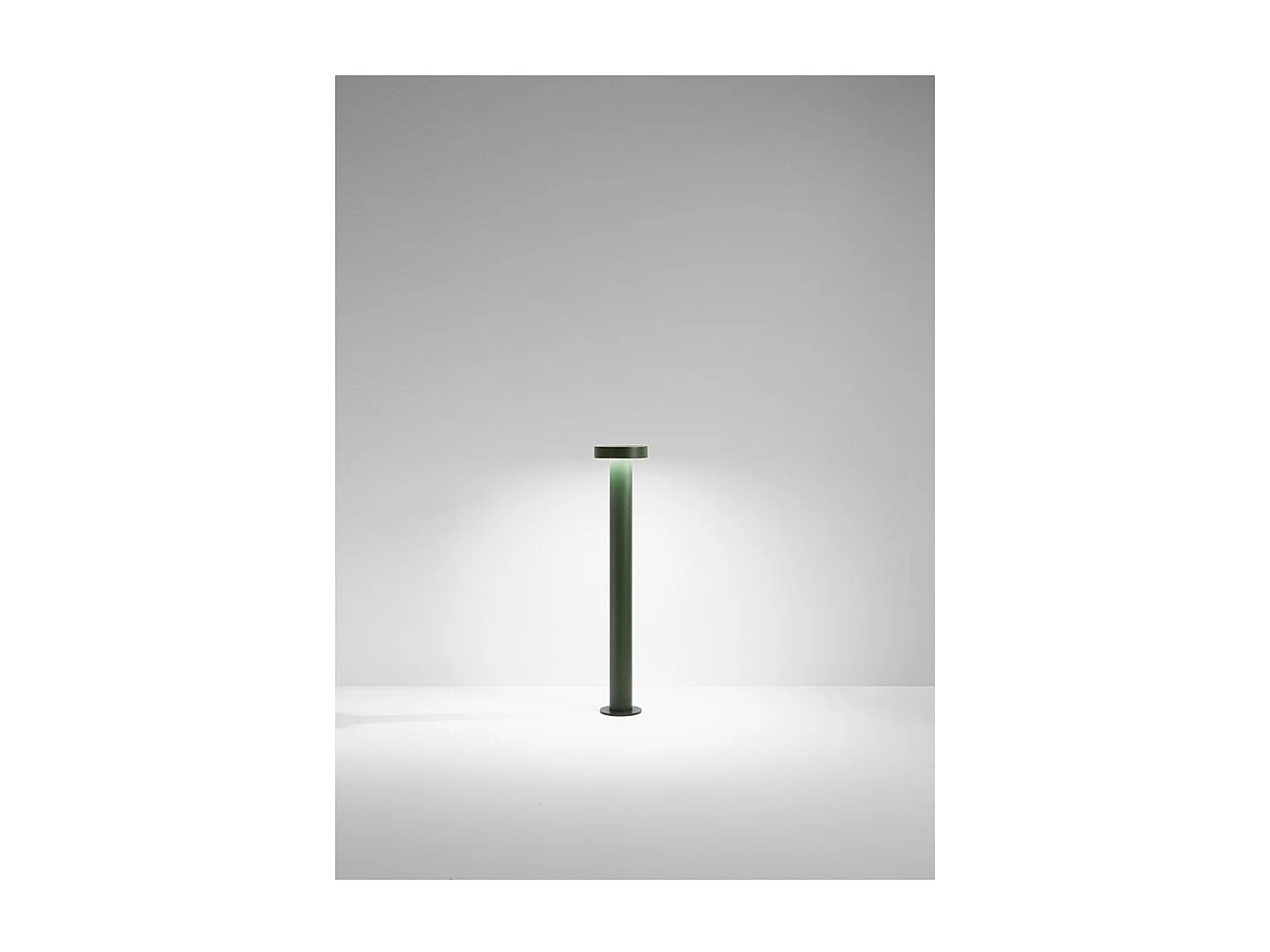 Baliza LED de jardín tipo taburete, 12 W, IP65, 960 lm, 60 cm de altura, 3000 K, aluminio pintado, color verde - Perenz