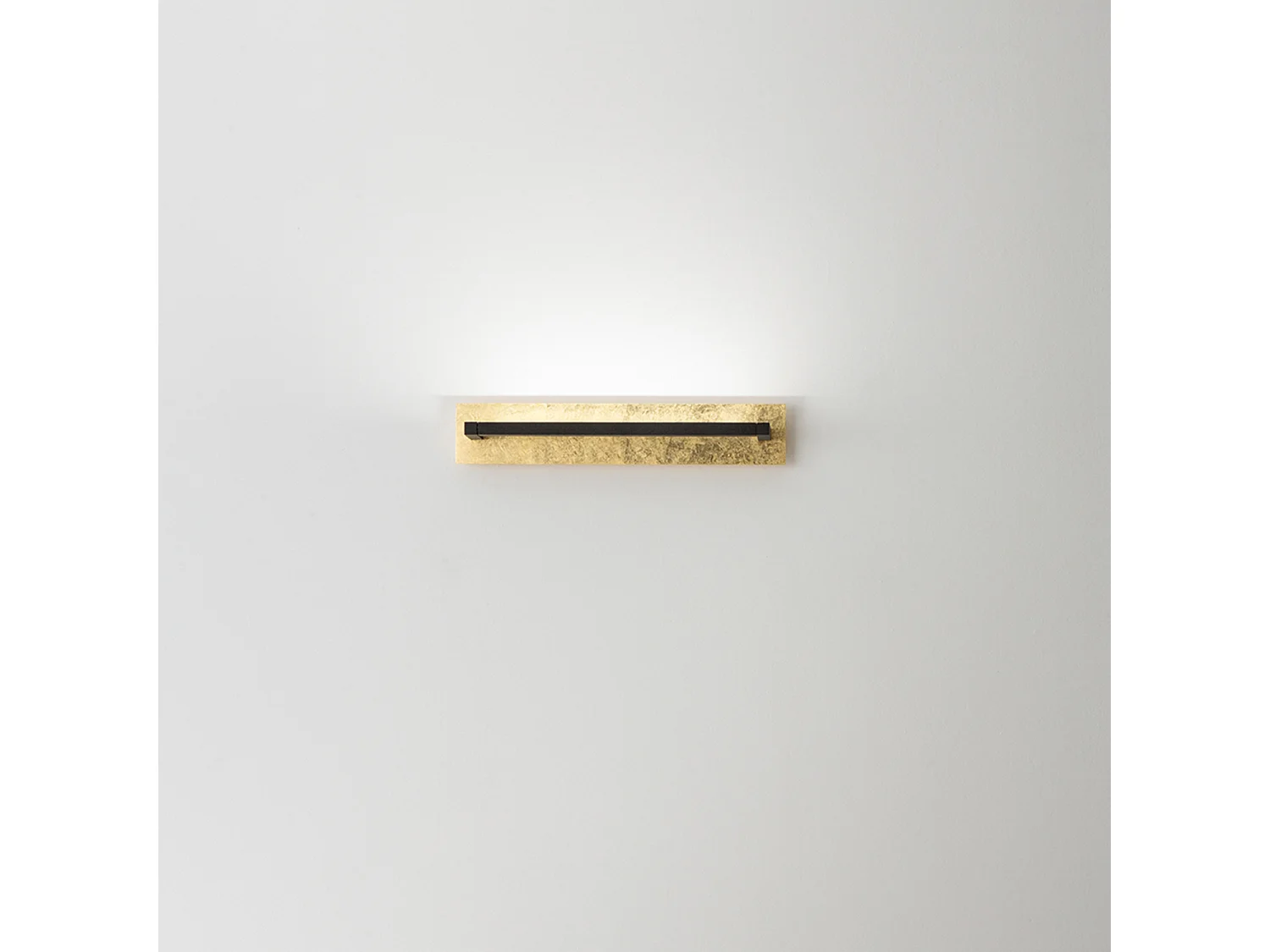 Foglia - 18W LED væglampe, CCT 2700K-4000K, L.63 cm, 340° justerbar, 1440 lm, IP20 - Perenz - Gold Leaf