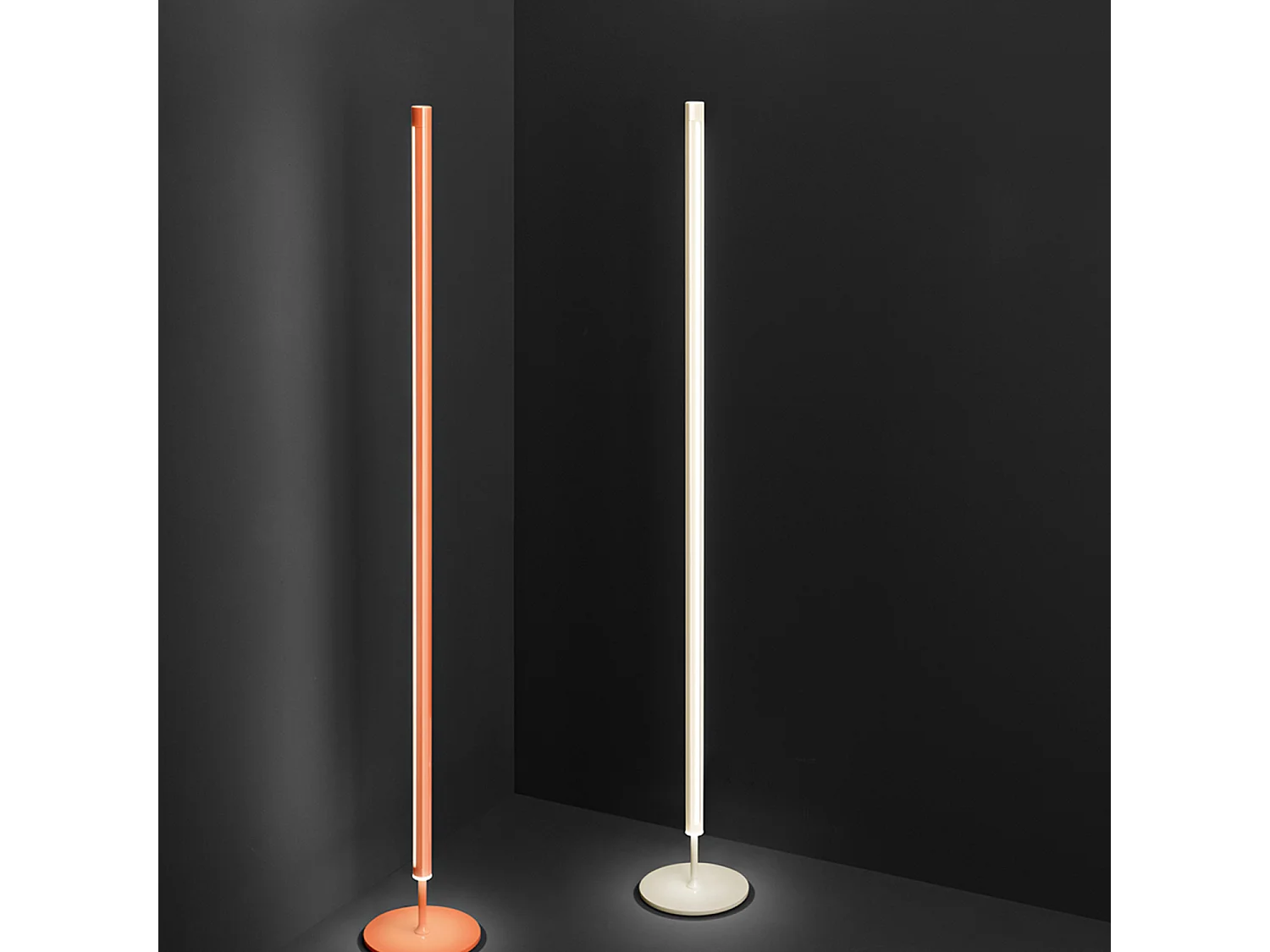 Ray - 25W dæmpbar LED-gulvlampe, 3000K, 2000lm, H160cm, fodkontakt - Perenz - Hvid