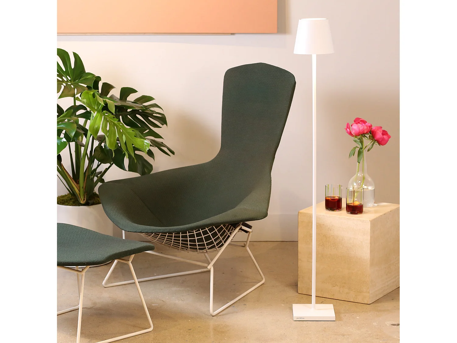 Saffron Poldina Pro L LED-lampe, genopladelig og dæmpbar, hvid, med batterilevetid på op til 12 timer - 2200-2700-3000K, 3 højder: 52-87-122cm