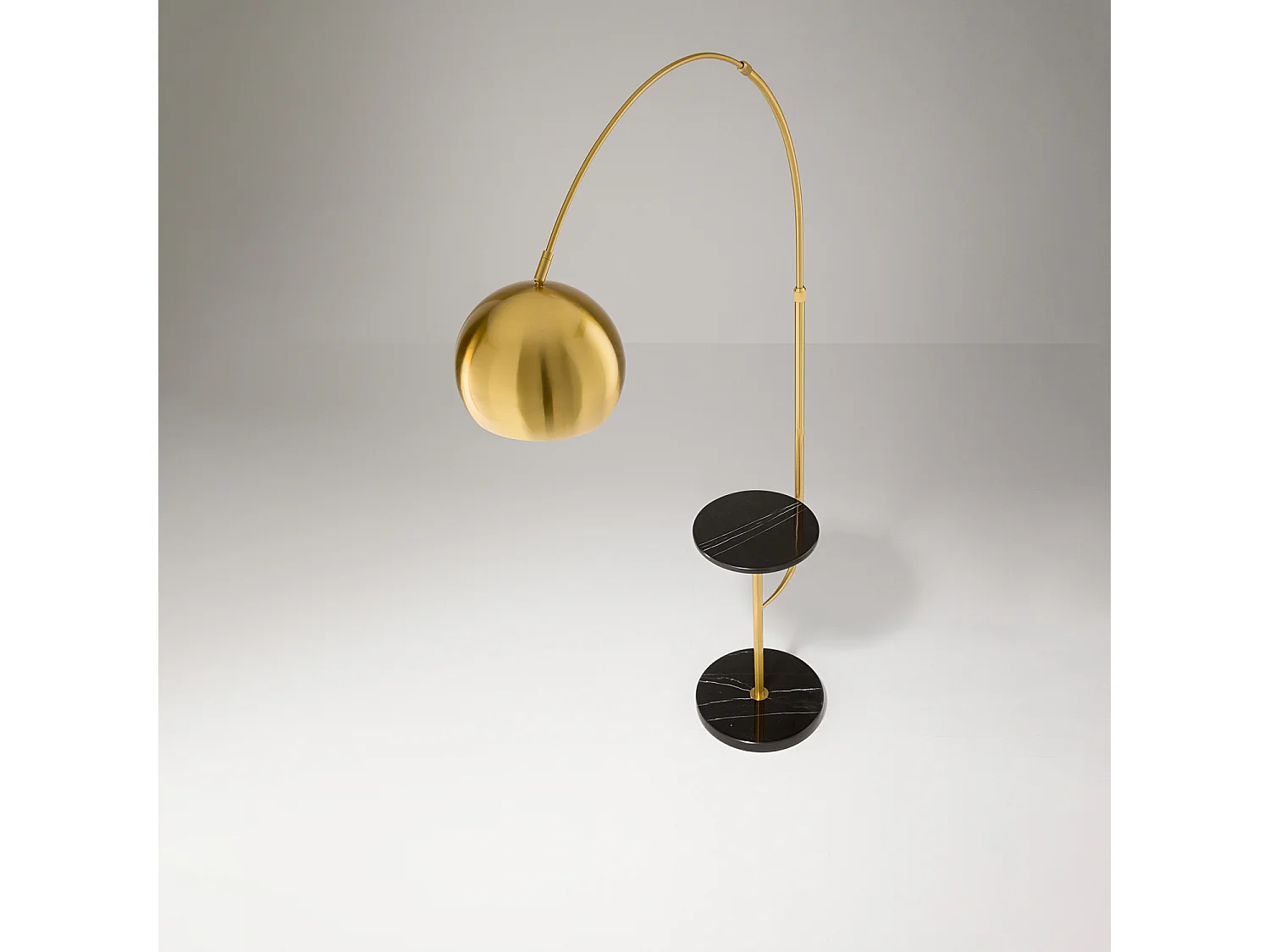 Tableau - LED-gulvlampe i poleret messing 1xE27 MAX 60W, H.192 cm, 180° justerbar højde - Perenz