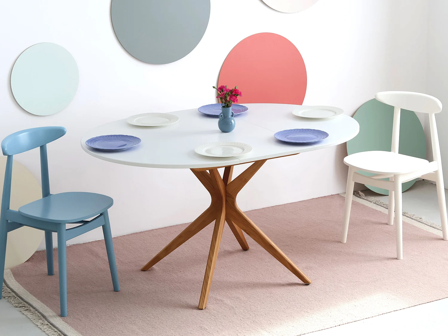 Table à manger ronde extensible 100cm 5 personnes Jubi Blanc | Pied en frêne teinté chêne