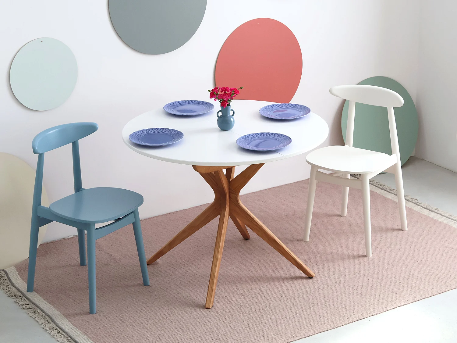 Table à manger ronde extensible 100cm 5 personnes Jubi Blanc | Pied en frêne teinté chêne