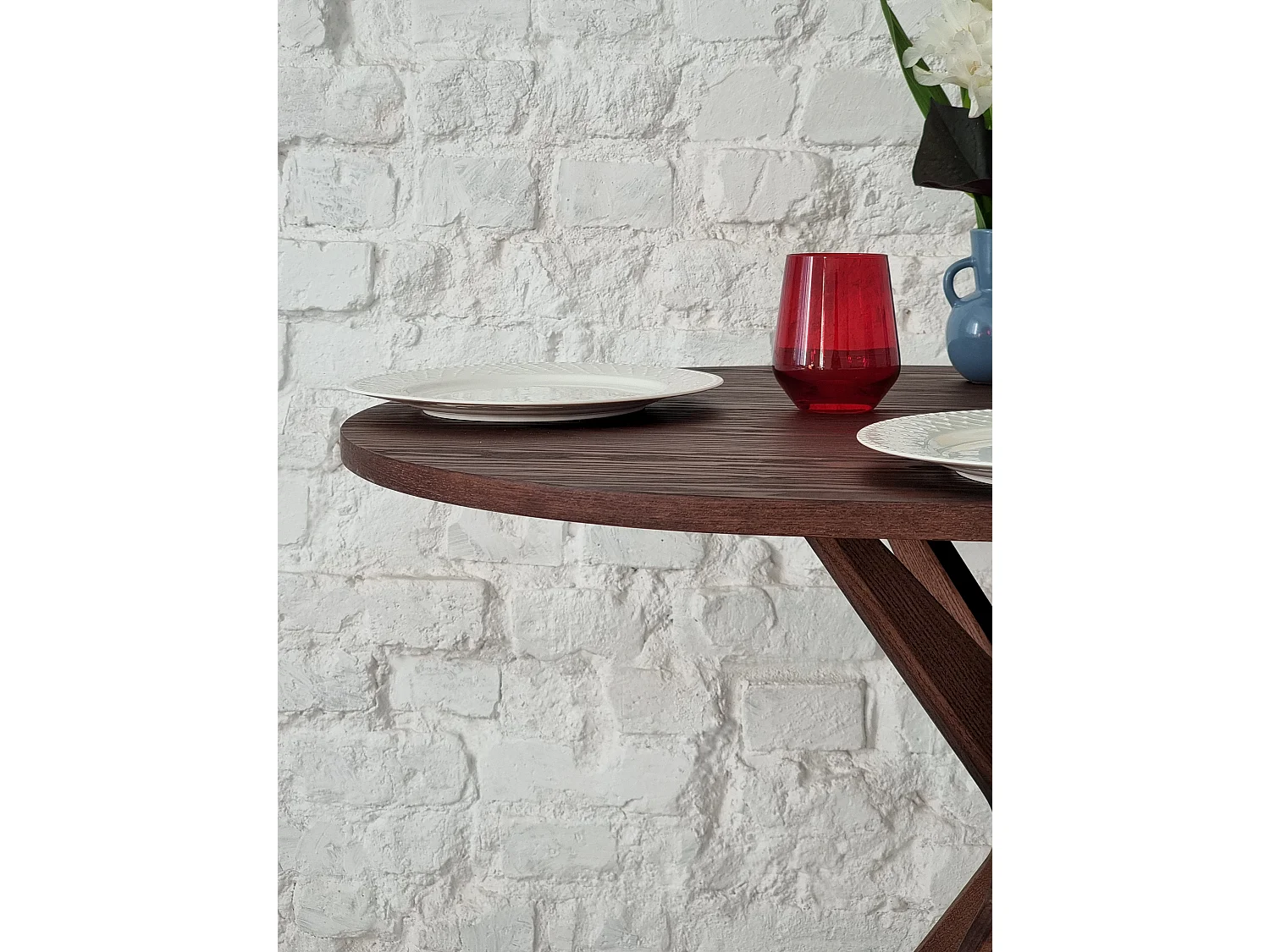 Table à manger ovale 75x100cm Jubi frêne teinté noir