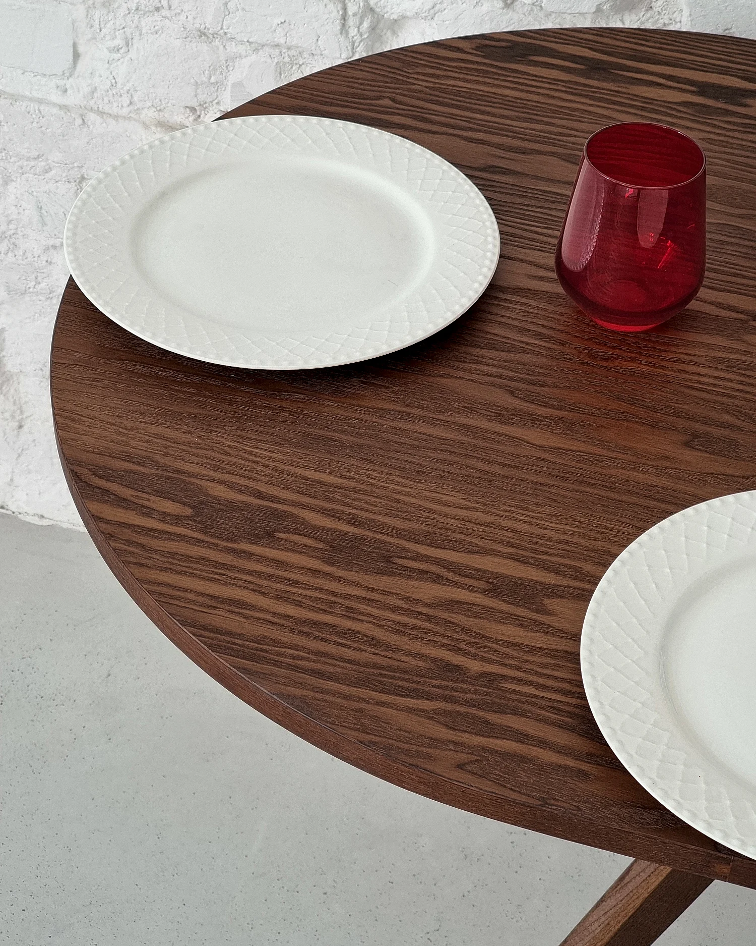 Table à manger ovale 75x100cm Jubi frêne teinté noir