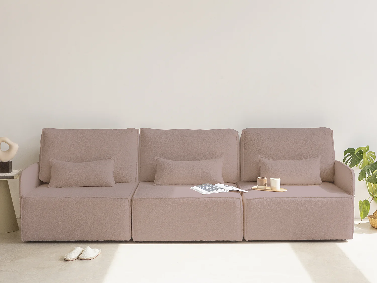 Canapé 4 places chaise longue en bouclé et en pin Rose clair