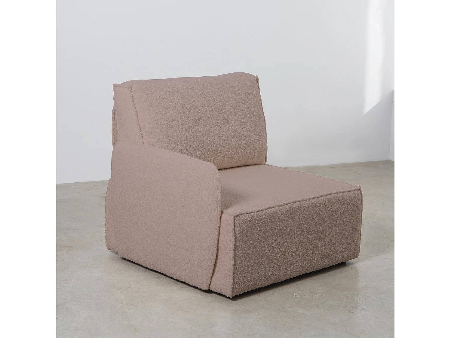 Canapé 4 places chaise longue en bouclé et en pin Rose clair