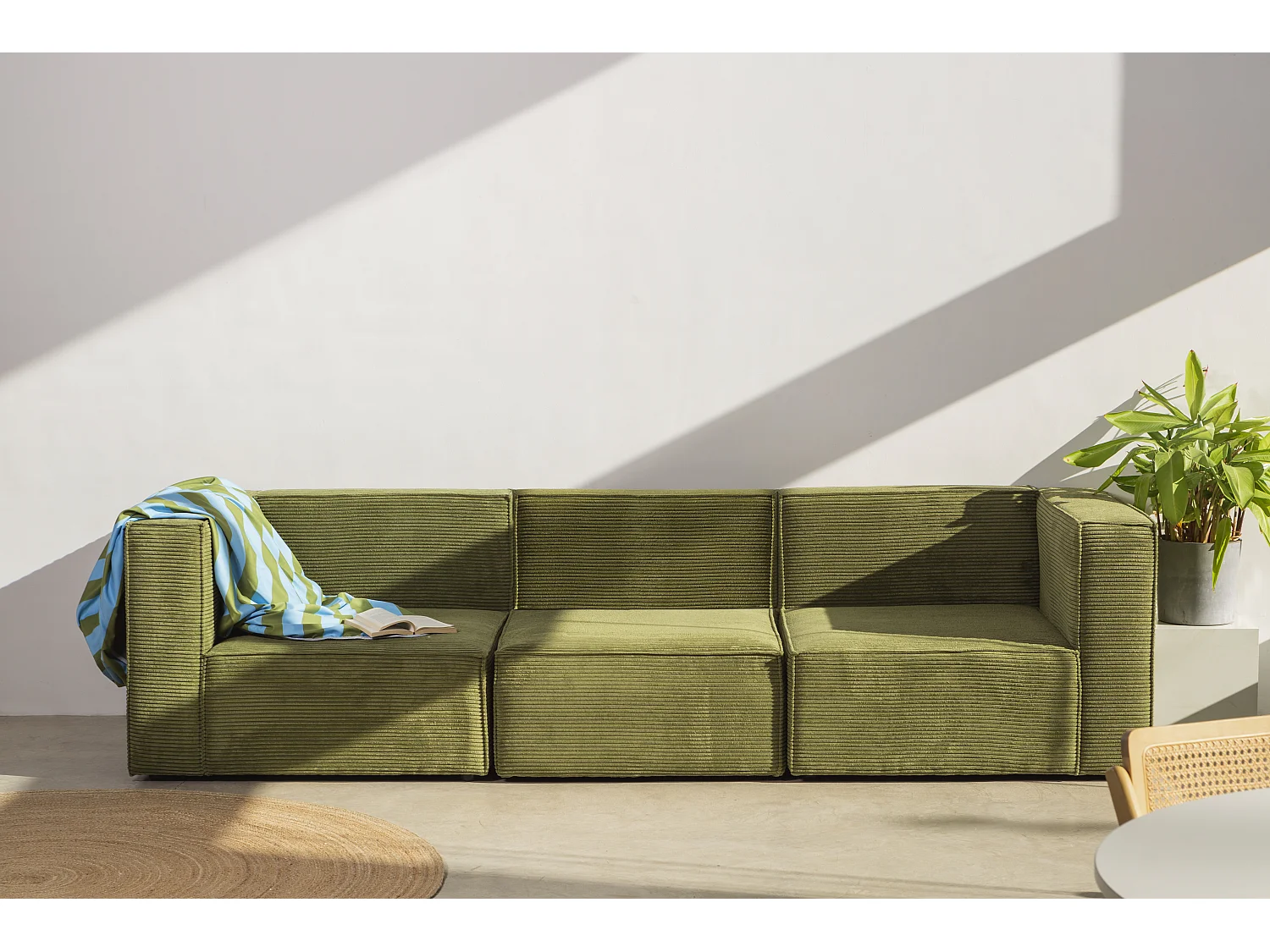 Sofa 3 plazas Chaiselongue tapizado pana verde