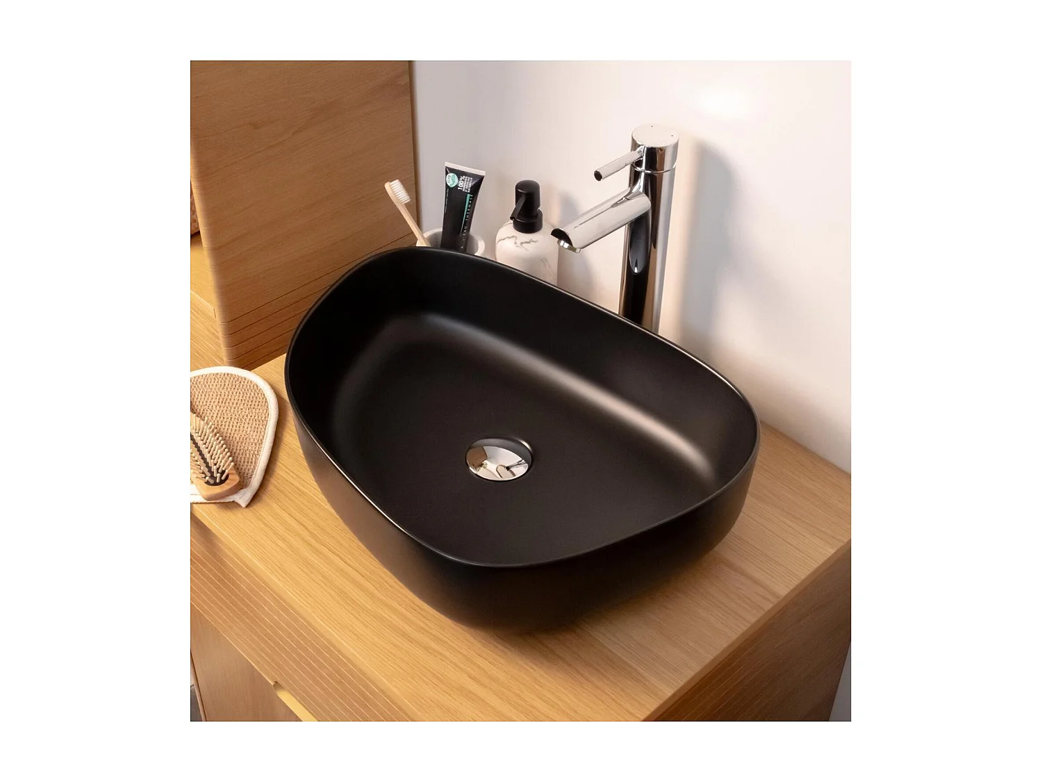 ORION Aufsatzwaschbecken aus schwarzer Keramik in Kieselform, 48 x 35,5 cm