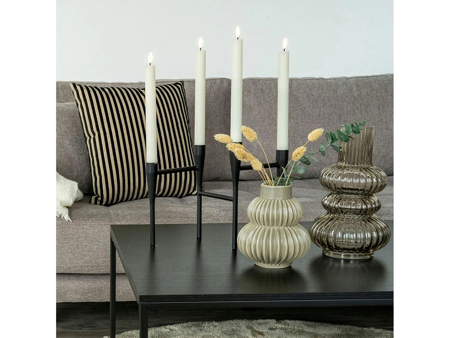 Bougeoir design en métal noir pour 4 bougies