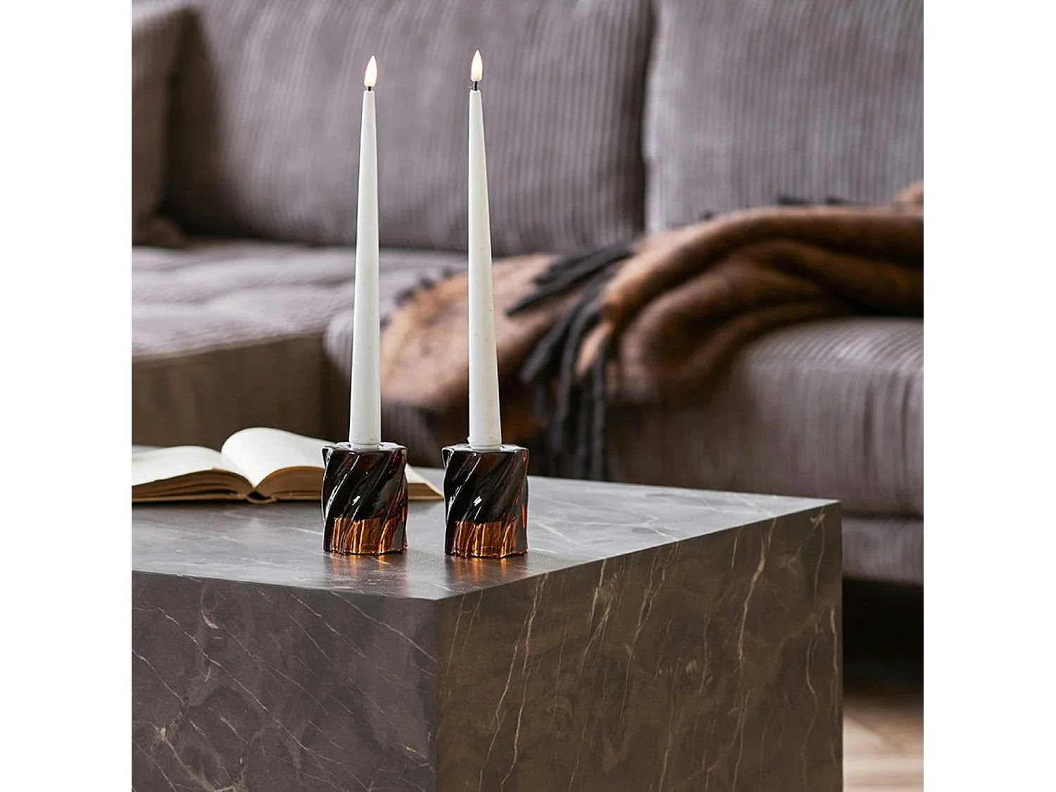 Bougeoir en verre brun strié (lot de 2)